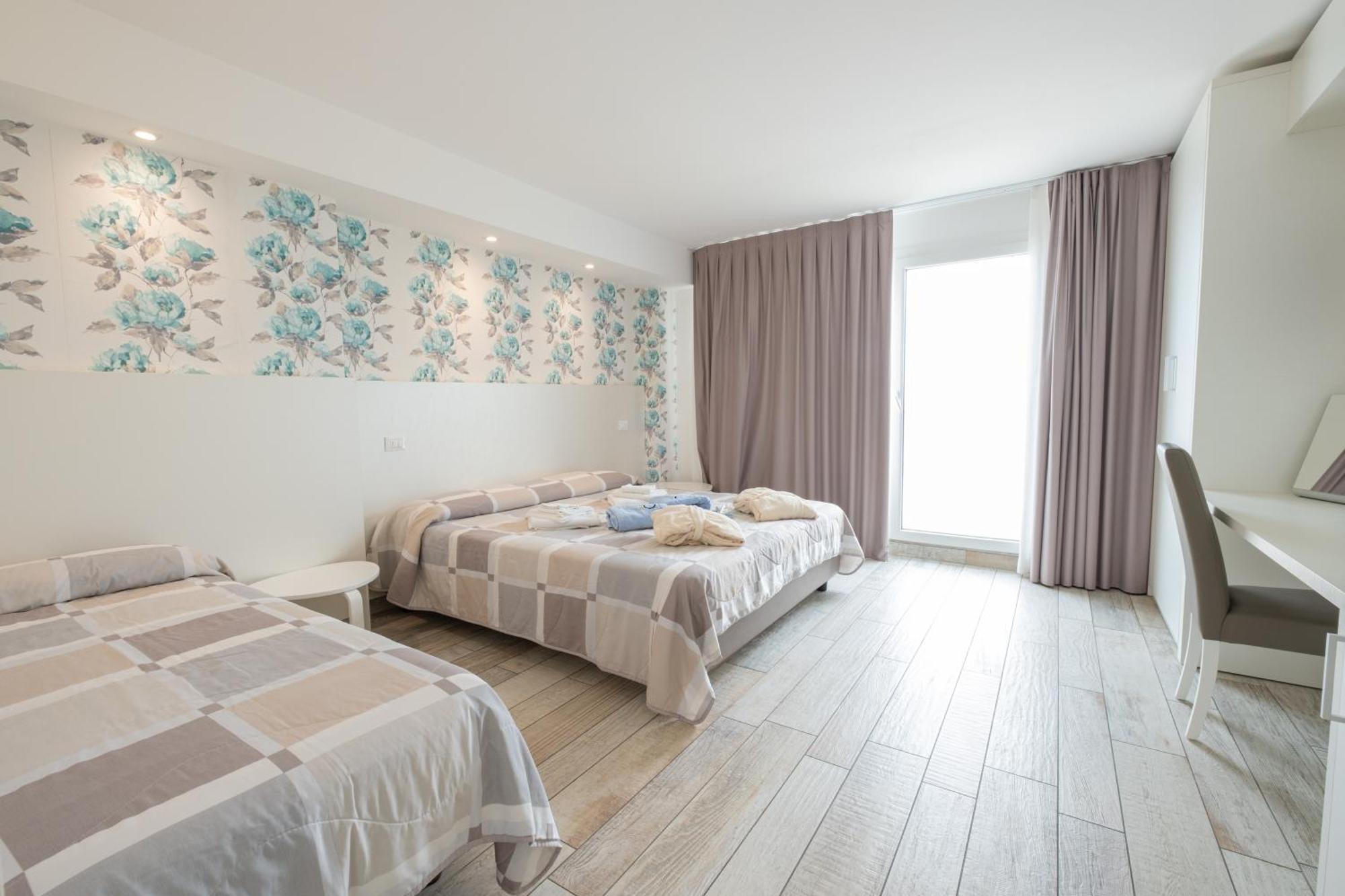 Hotel Capitol Gatteo a Mare Luaran gambar